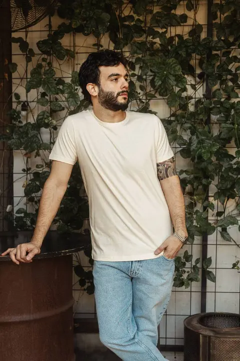 Remera Liberato Basics Regular Fit Natural