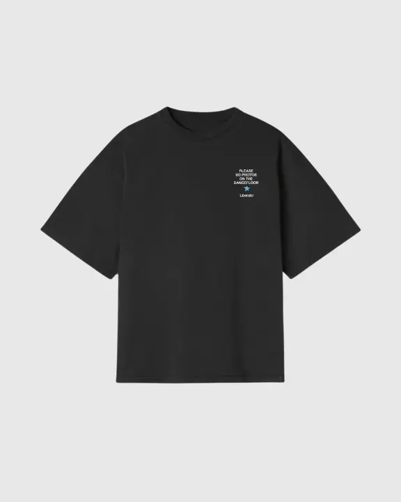 Remera Liberato Regular Fit Negra Please No Photos
