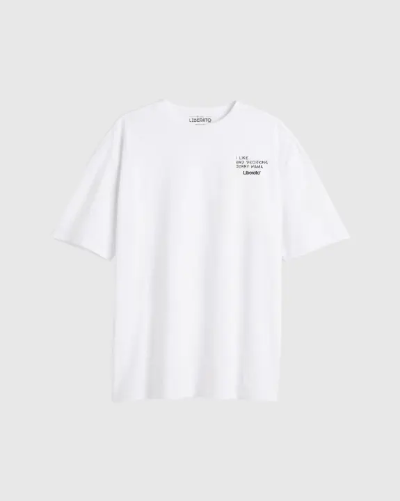 Remera Liberato Oversize Blanca I Like Bad Decisions Sorry Mama