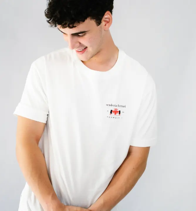 Remera Liberato Oversize Marfil Scuderia Ferrari